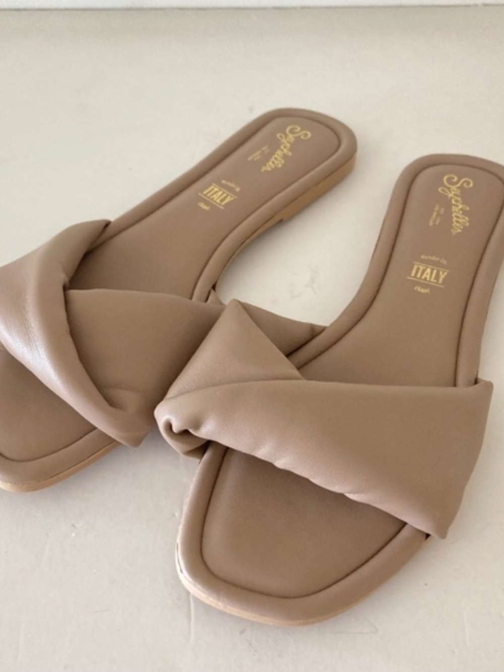 Seychelles Breath of Fresh Air Puffy Sandals in Taupe - Size 7US Women's